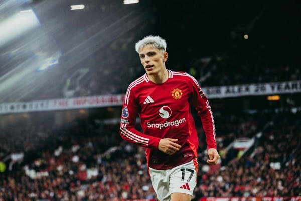 Manchester United Faces Fulham in Premier League Showdown