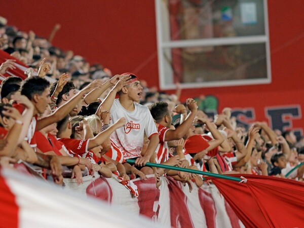 Estudiantes de La Plata предоставит финансовую помощь болельщикам, путешествующим на финальный матч