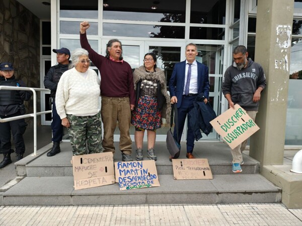Арест и освобождение членов общины mapuche в Аргентине