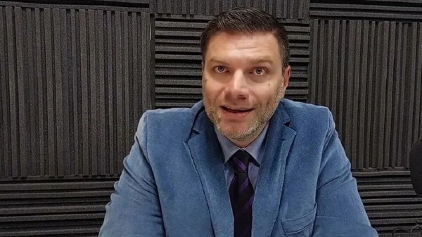 Спорный адвокат сталкивается с обвинениями в деле о займах