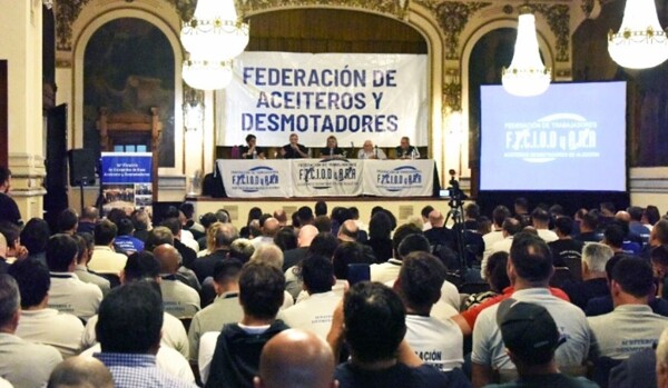 Argentine Workers Declare Strike Against Labor Reform