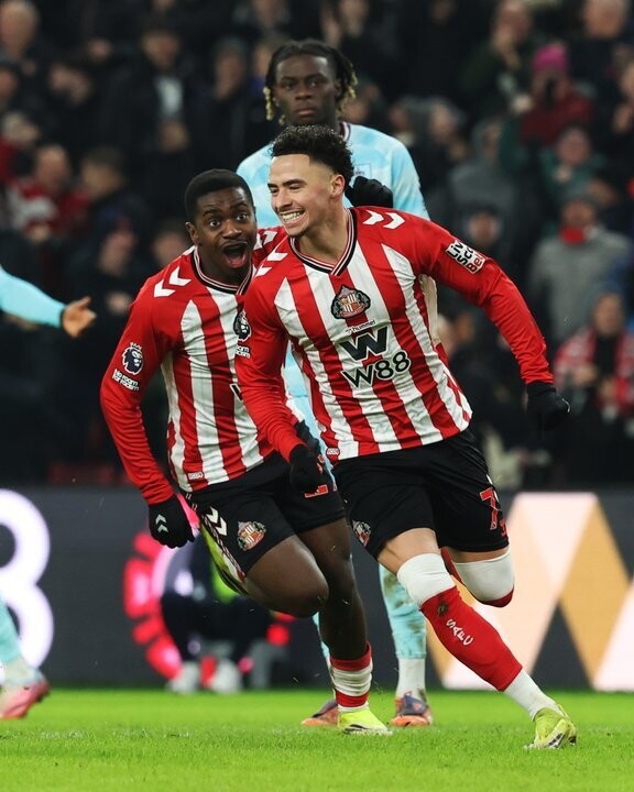 Sunderland Defeats Burnley 3-0 in Premier League