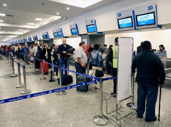 Аргентина приказывает усилить безопасность в аэропортах и посольствах после судебного решения о терактах