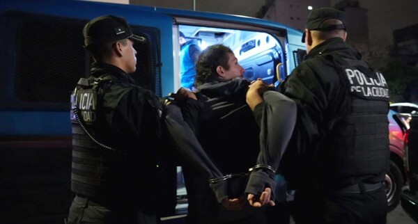 Полиция задержала троих человек и изъяла наркотики в операции в Вилья-Уркиса