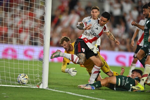 River Plate Defeats Sarmiento in Apertura Opener