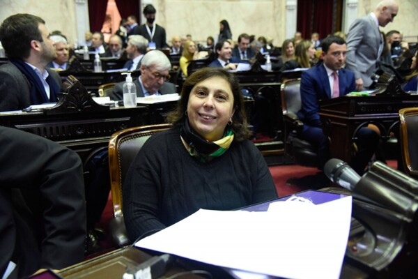 Oliveto Critiques Milei for Attacks on Journalism