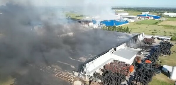 Взрыв и пожар в Эсейсе: ситуация под контролем, серьезной опасности нет