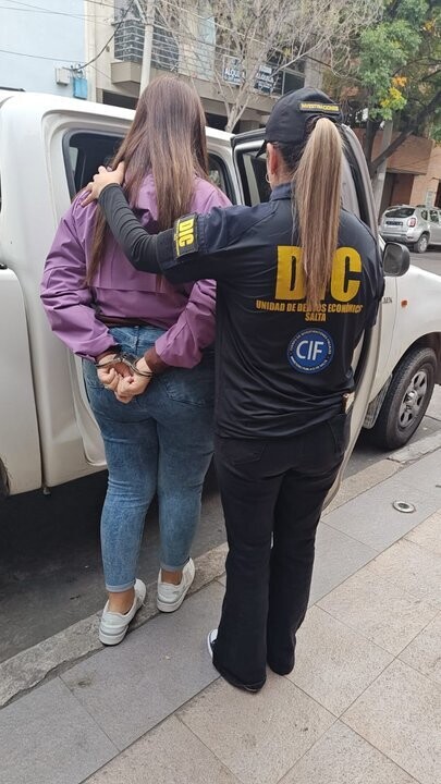 В Сальте задержана женщина по подозрению в выдаче поддельных медсправок для водителей