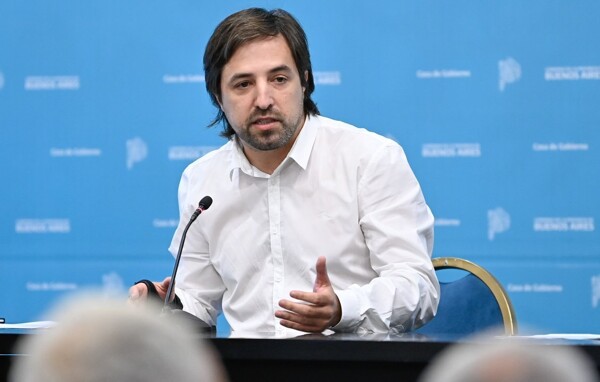 Министр здравоохранения обвинил правительство в продвижении антипрививочной кампании