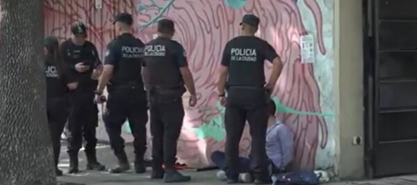 布宜诺斯艾利斯公寓抢劫未遂后罪犯被捕