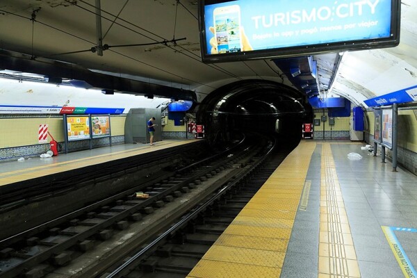 Alert for Asbestos Danger in Buenos Aires Subway