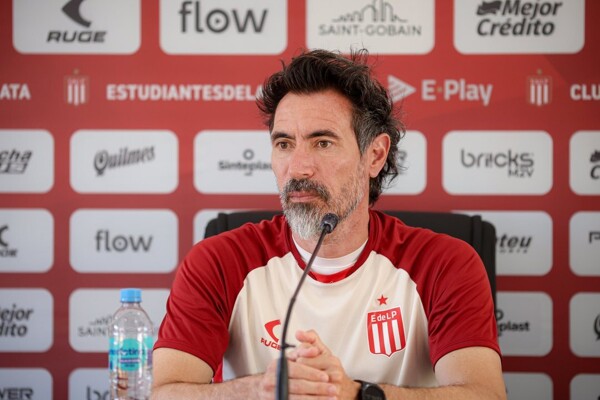 Domínguez extends contract with Estudiantes until 2027