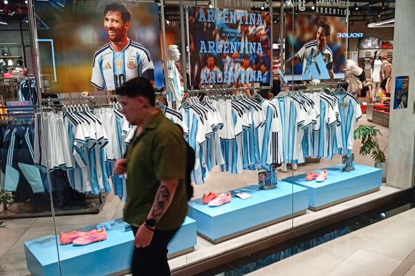 Argentinian Fans Face Economic Hurdles for 2026 World Cup in USA
