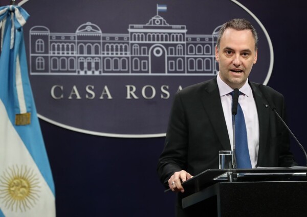 Пресс-секретарь президента критикует забастовку в Аргентине