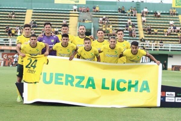 Defensa y Justicia Supports Lisandro Martínez