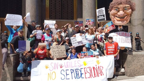 Protests in Argentina for Emergency School Income