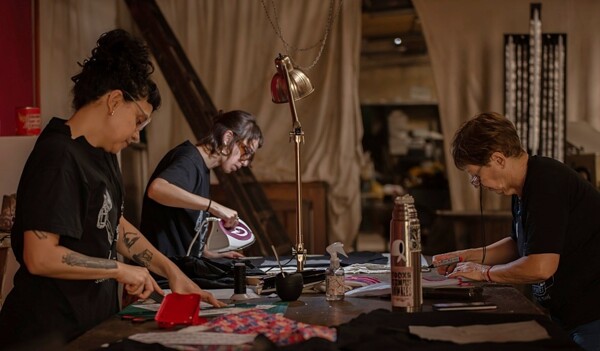 Коллектив 'La Picante' проводит лотерею для ремонта общественной столовой в Буэнос-Айресе