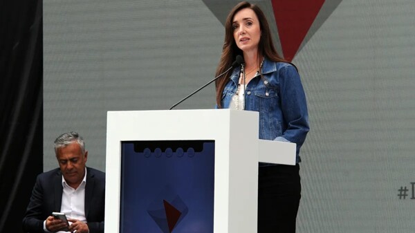 Argentine Vice President Arrives in Mendoza for Grape Harvest Festival