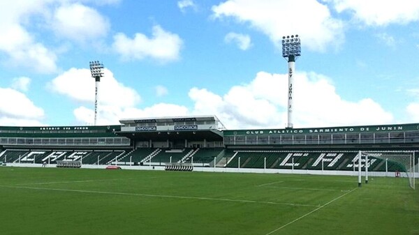 Sarmiento vs Riestra: Professional League Match