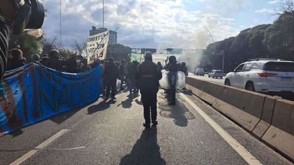 Протесты в ИНТИ против увольнений и сокращений