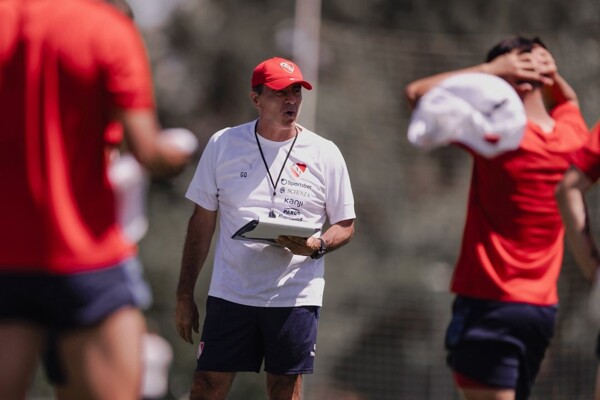 Quinteros define el equipo de Independiente para el partido contra Alianza Lima