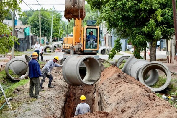 Pilar avanza con obras para mejorar el drenaje y reducir anegamientos