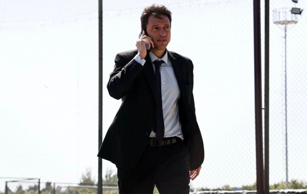 San Lorenzo fans protest at stadium