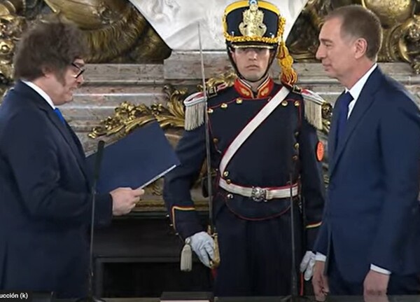 Бывший министр Диего Сантилли подал в отставку в Аргентине