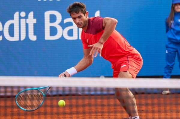 Аргентинец Навоне вышел в финал теннисного турнира в Бухаресте