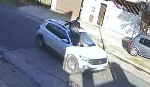 Argentinian Driver Loses License for Attempting to Run Over Man on Car Hood