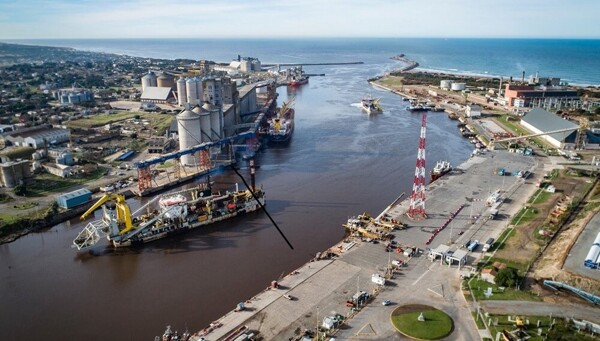 Контroversии по поводу вмешательства провинции в работу порта Кеукен