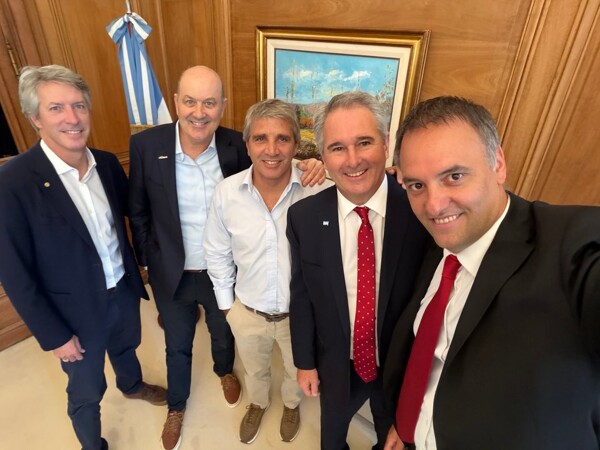 阿根廷与美国签署历史性自由贸易协定