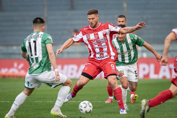 Talleres de Ремедиос де Эскаладо продвигается в Кубке Аргентины
