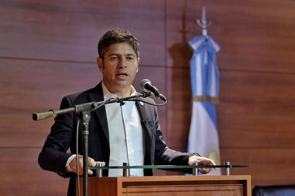 Kicillof calls Milei's management a 'disaster' over tourism data
