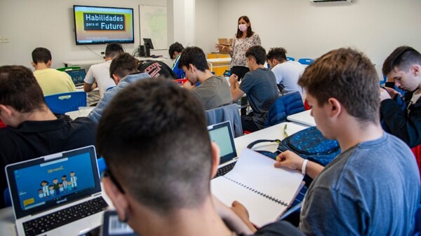 Eight out of ten Argentines support mandatory financial education in schools