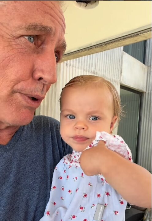 Марли отпраздновал первый год своей дочери Миленки