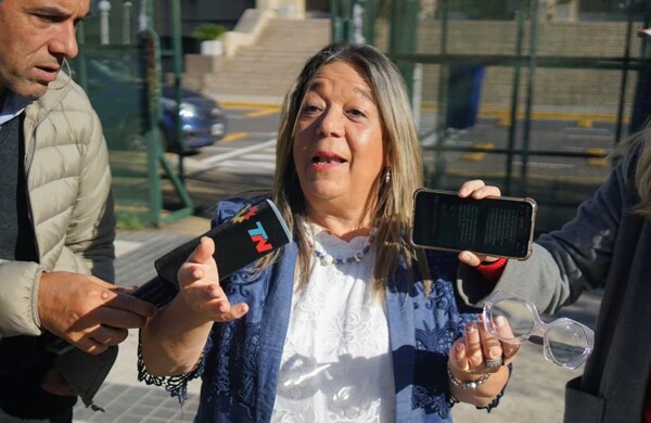 Нотариус защитила свое участие в операциях Адорни