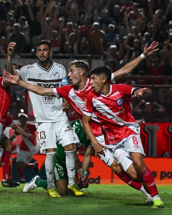 Argentinos Juniors Secures Victory Against Platense