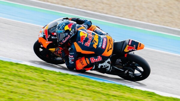 Неудачный дебют Валентина Перроне в Moto 3