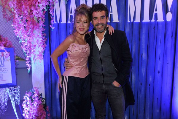 Коллеги и друзья сопровождали Флоренсию Пенья на премьере фильма Mamma Mia! в Буэнос-Айресе