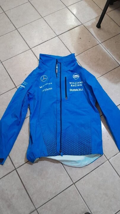 Арестованы члены банды, укравшие куртку пилота Формулы-1 Колапинто