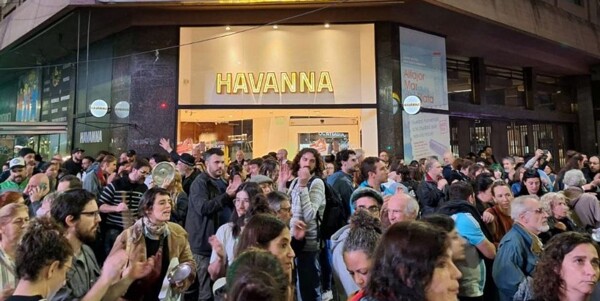 Массовые протесты в Буэнос-Айресе против Ley Bases