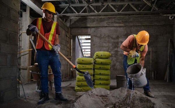 Argentina: President signs decree calling extraordinary congressional sessions for labor reform