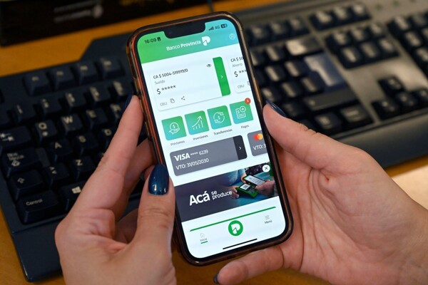 Bank of Provincia recommends using digital tools on a public holiday