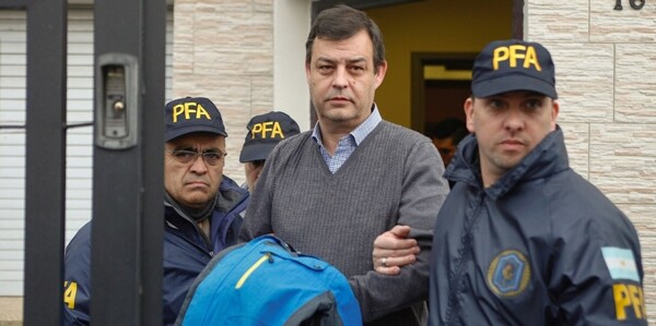 Адвокат раскрыл детали схемы отмывания денег при правительстве Киршнеров