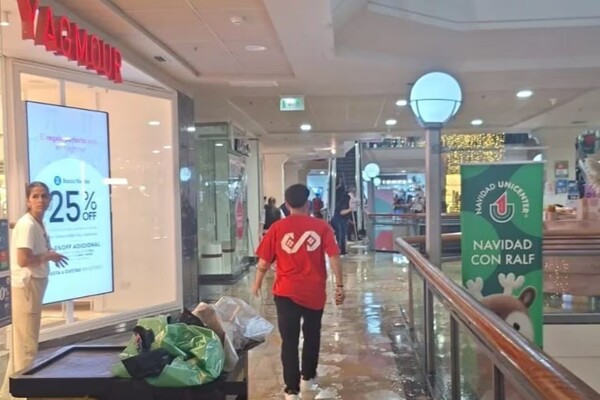 Unicenter Shopping Center in Buenos Aires Reopens After Flooding