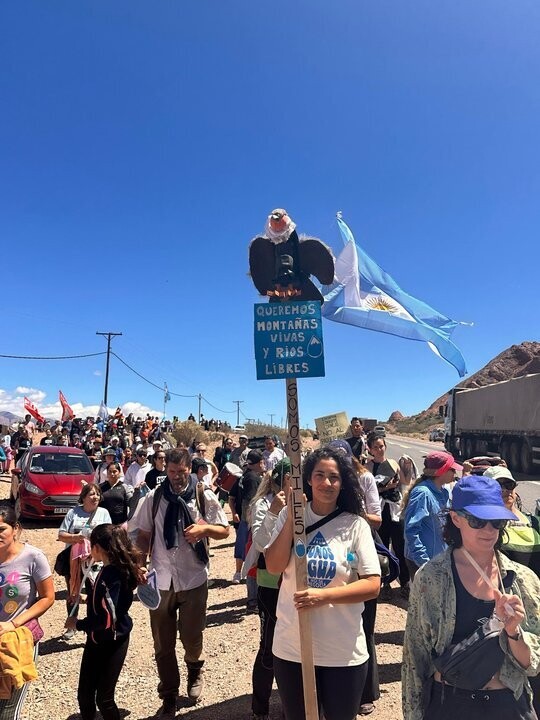 В Мендосе прошел марш в защиту воды от горнодобывающего проекта