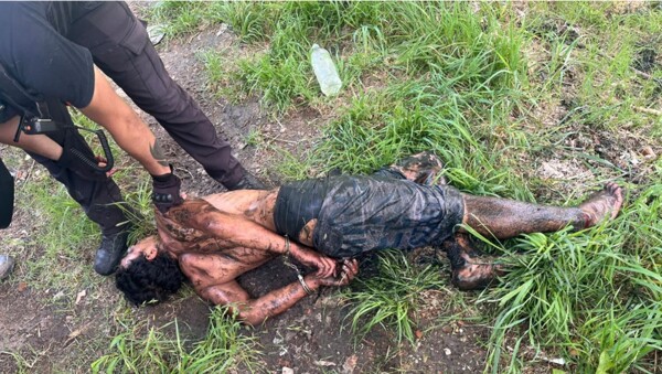 В Аргентине задержали молодого человека за нападение на мать и сопротивление полиции