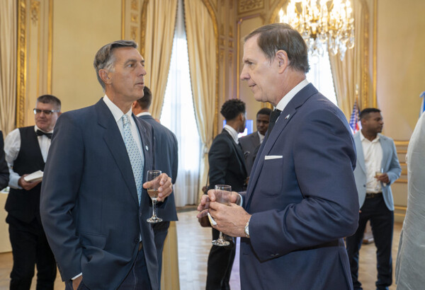 Празднование дня рождения Кристофера Ради в Аргентине обнажило политические и деловые связи