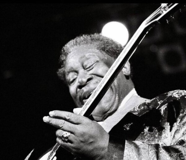 Хота Морено Мартинес представляет книгу о BB King